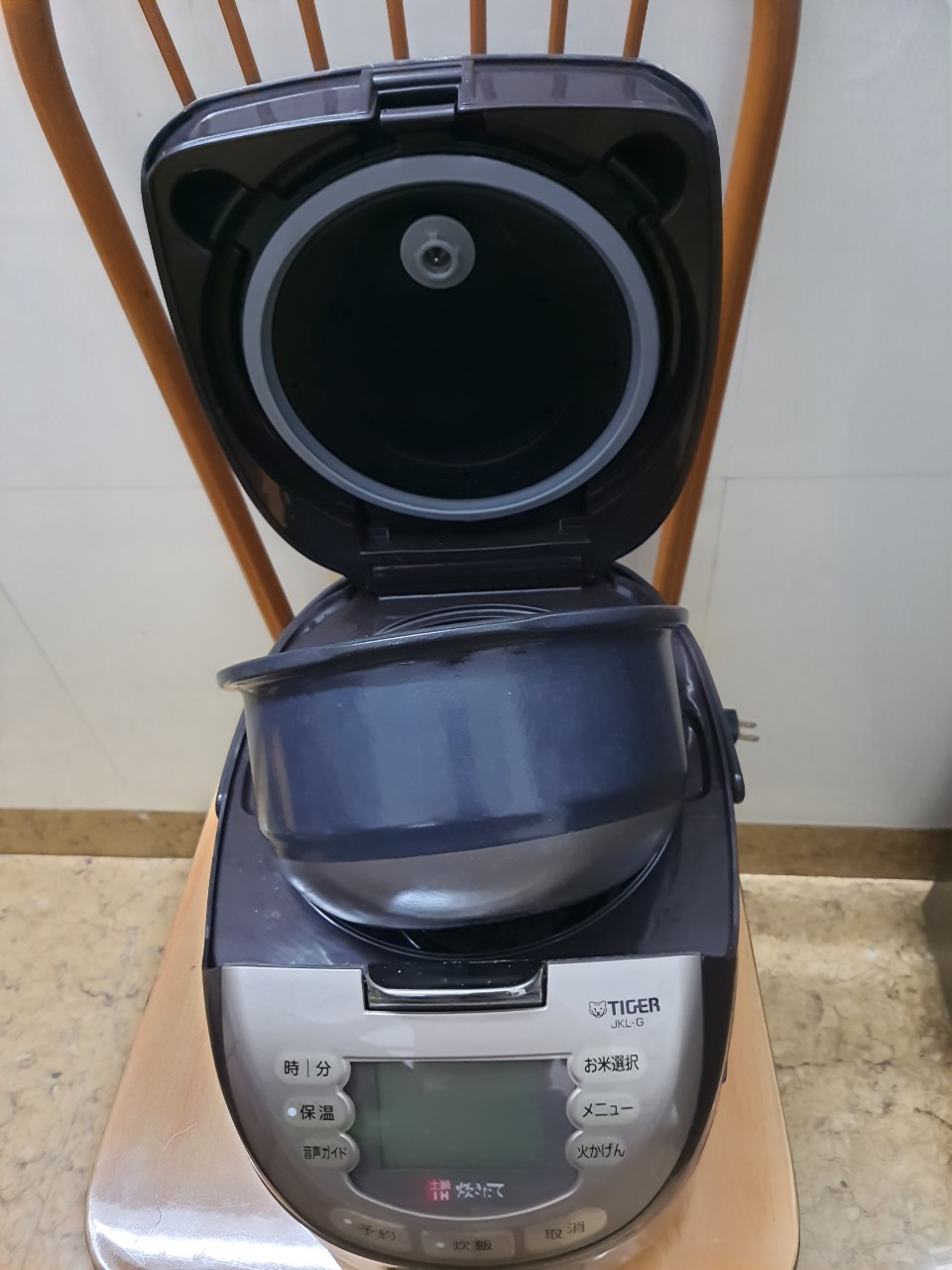 Nồi cơm điện cao tần IH Tiger gốm nấu cơm cháy