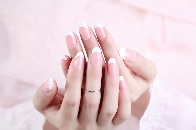 Bộ 24 móng tay giả viền trắng nhọn (kèm keo)