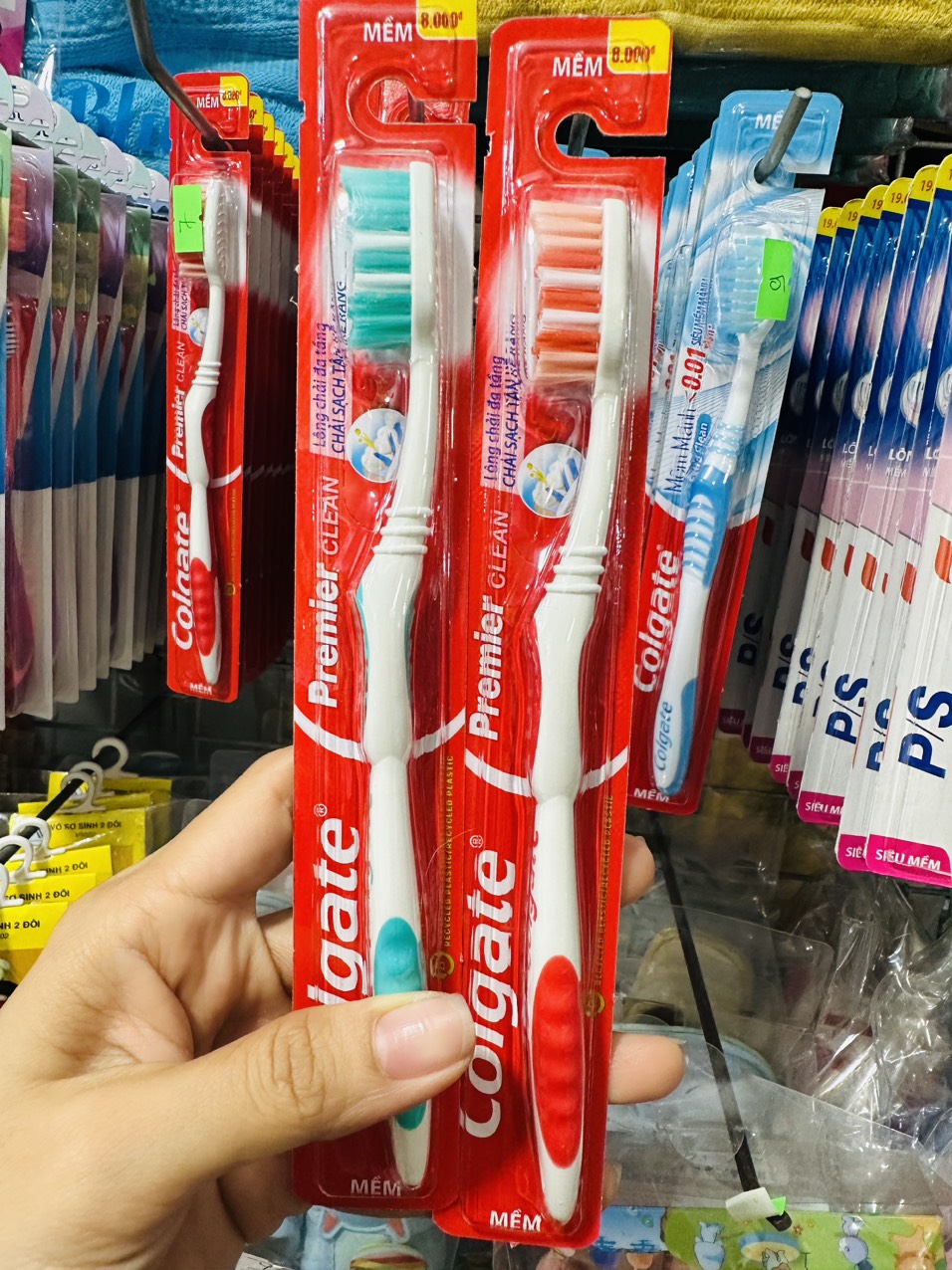 Bàn Chải Đánh Răng Colgate Premier