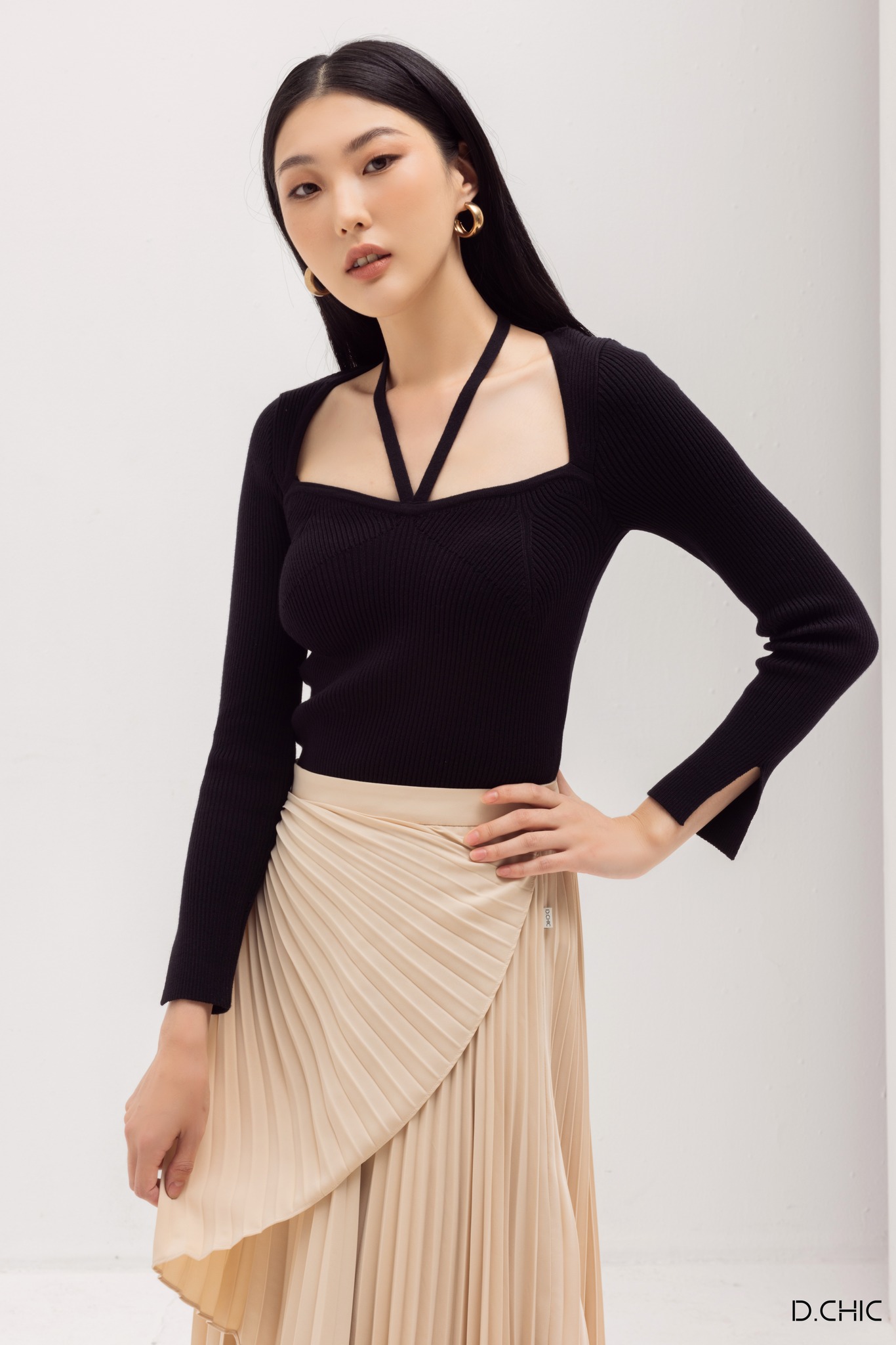 Áo len dài tay cổ vuông dây cổ D.CHIC MS: 188087