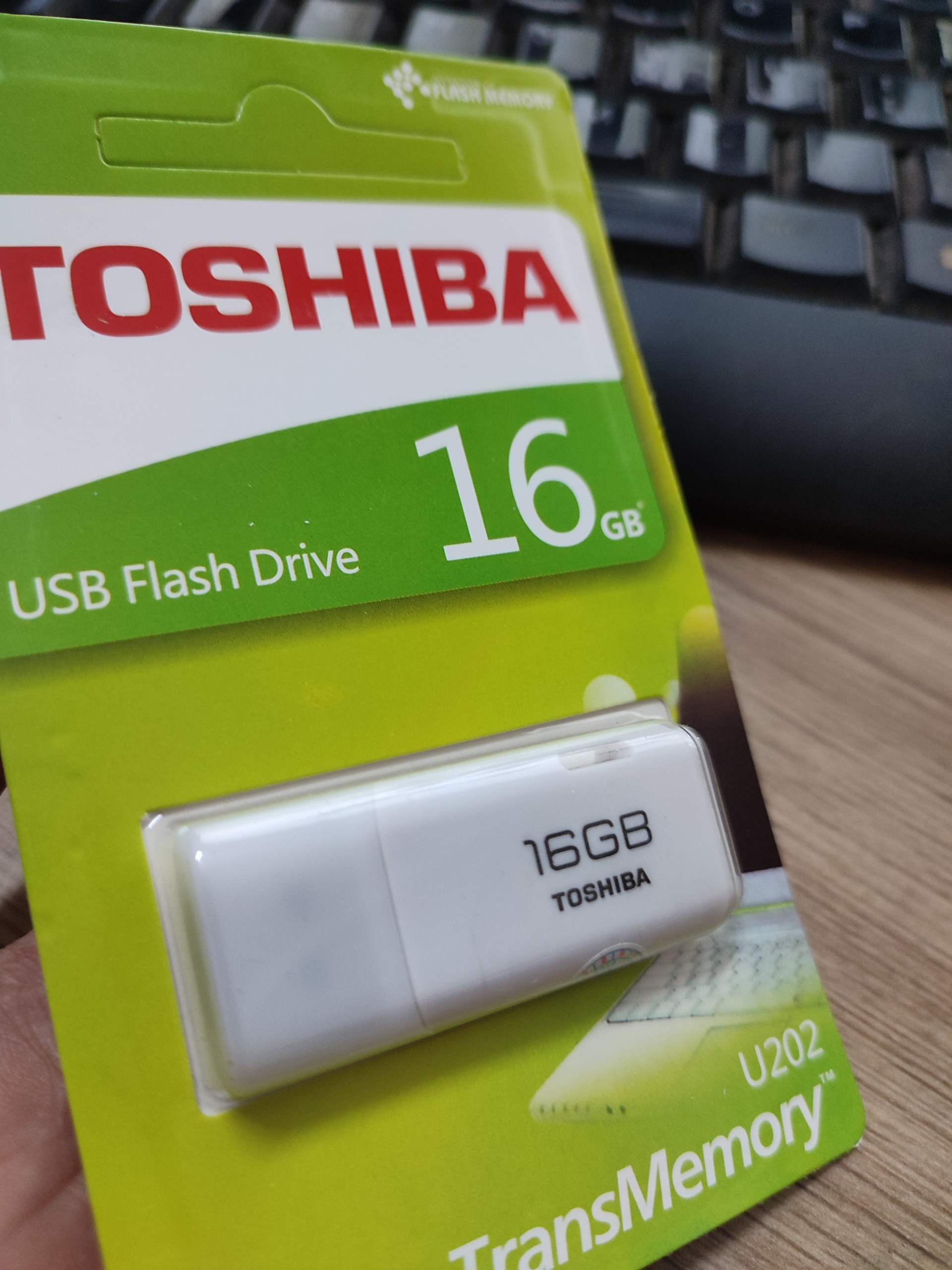 USB Toshiba 16GB-Tốc độ truyền dữ liệu cao, nhanh, ổn định