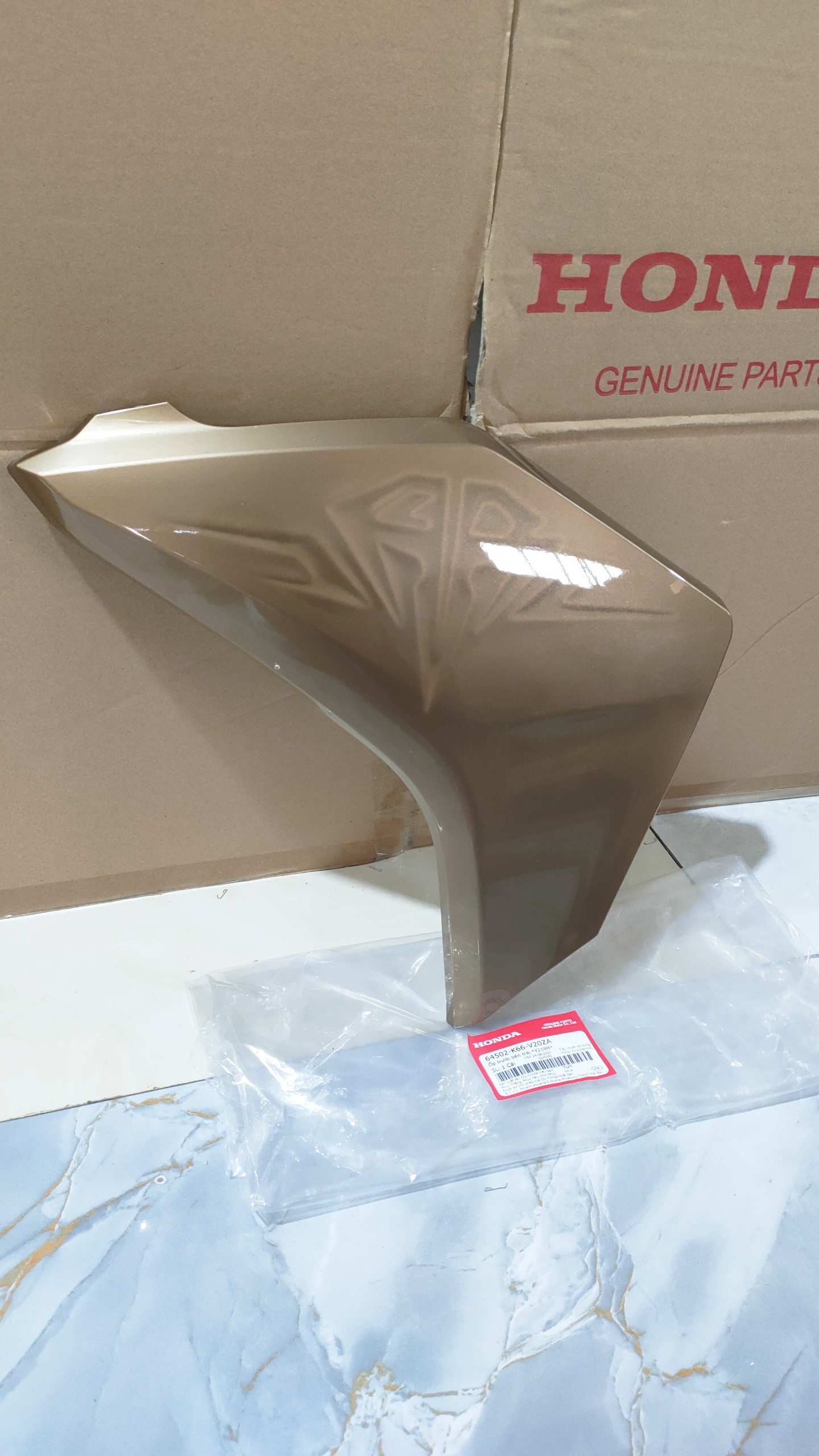 Ốp trước bên trái bửng trái air blade 2016-2018