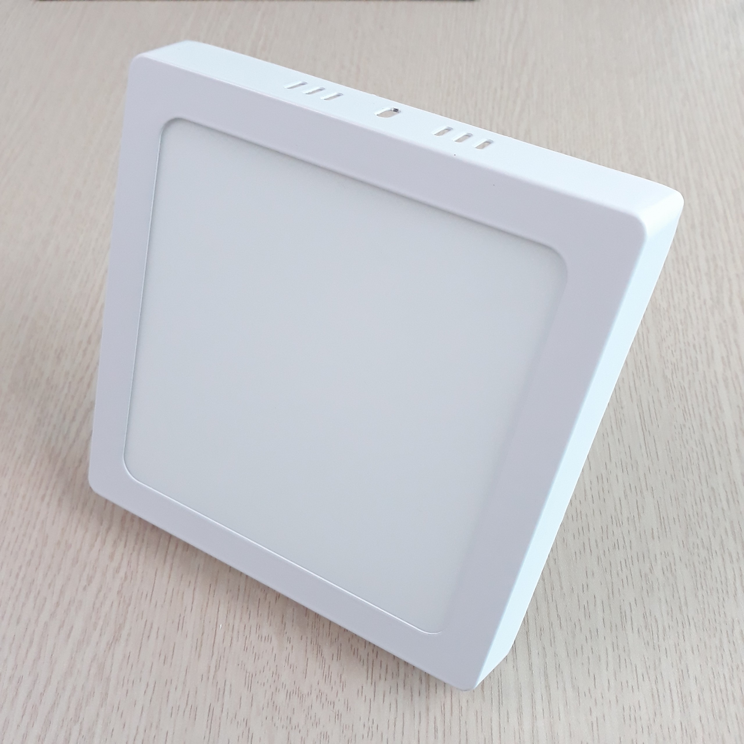 Đèn LED ốp trần vuông 24w ánh sáng trắng