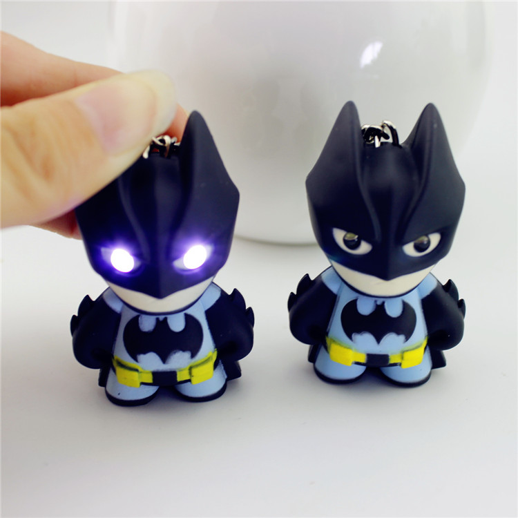 [HCM]MÓC KHÓA BATMAN CÓ ĐÈN LED