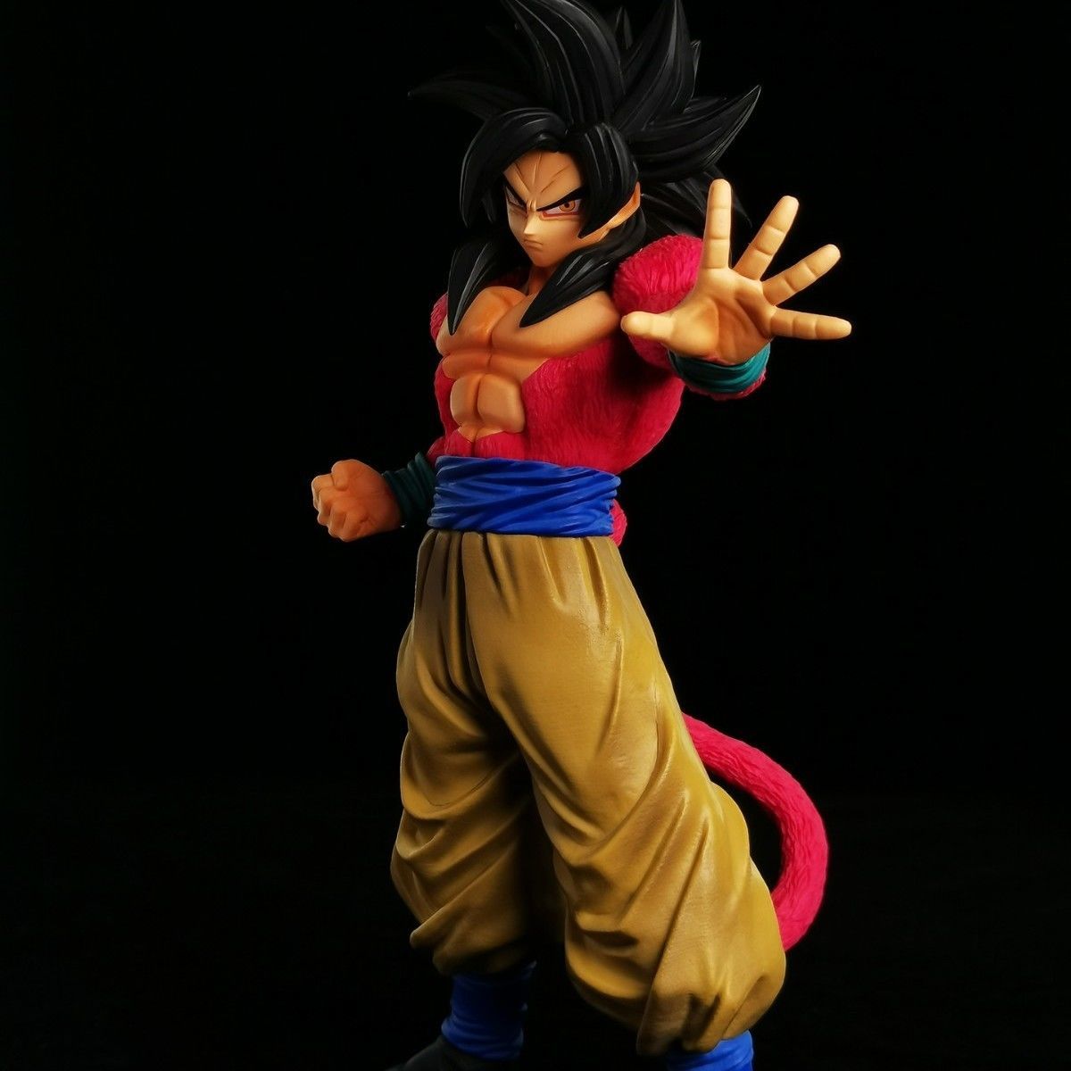 (28cm) Mô hình SonGoKu Saiyan cấp 4 tóc đen