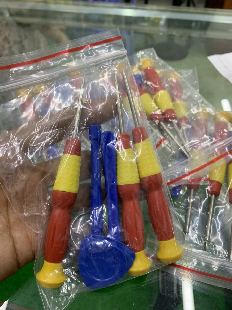 Bộ vít mở iphôn 5/ 6/ 7/ 8/ X, thay pin, thay màn hình (đỏ)
