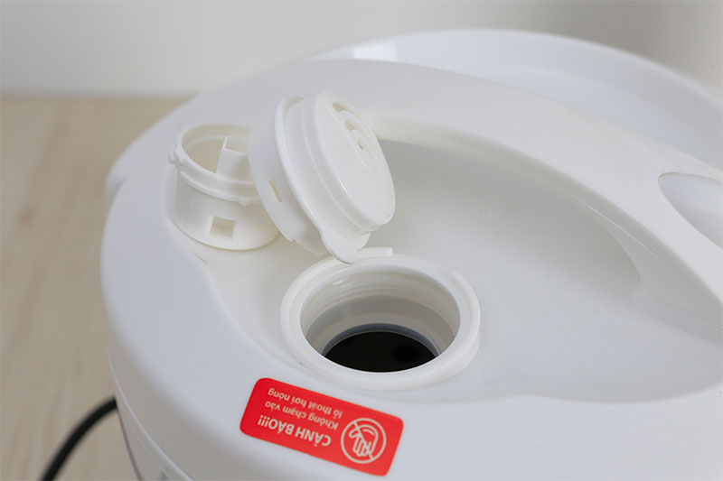 Nồi cơm điện COMET CM8028