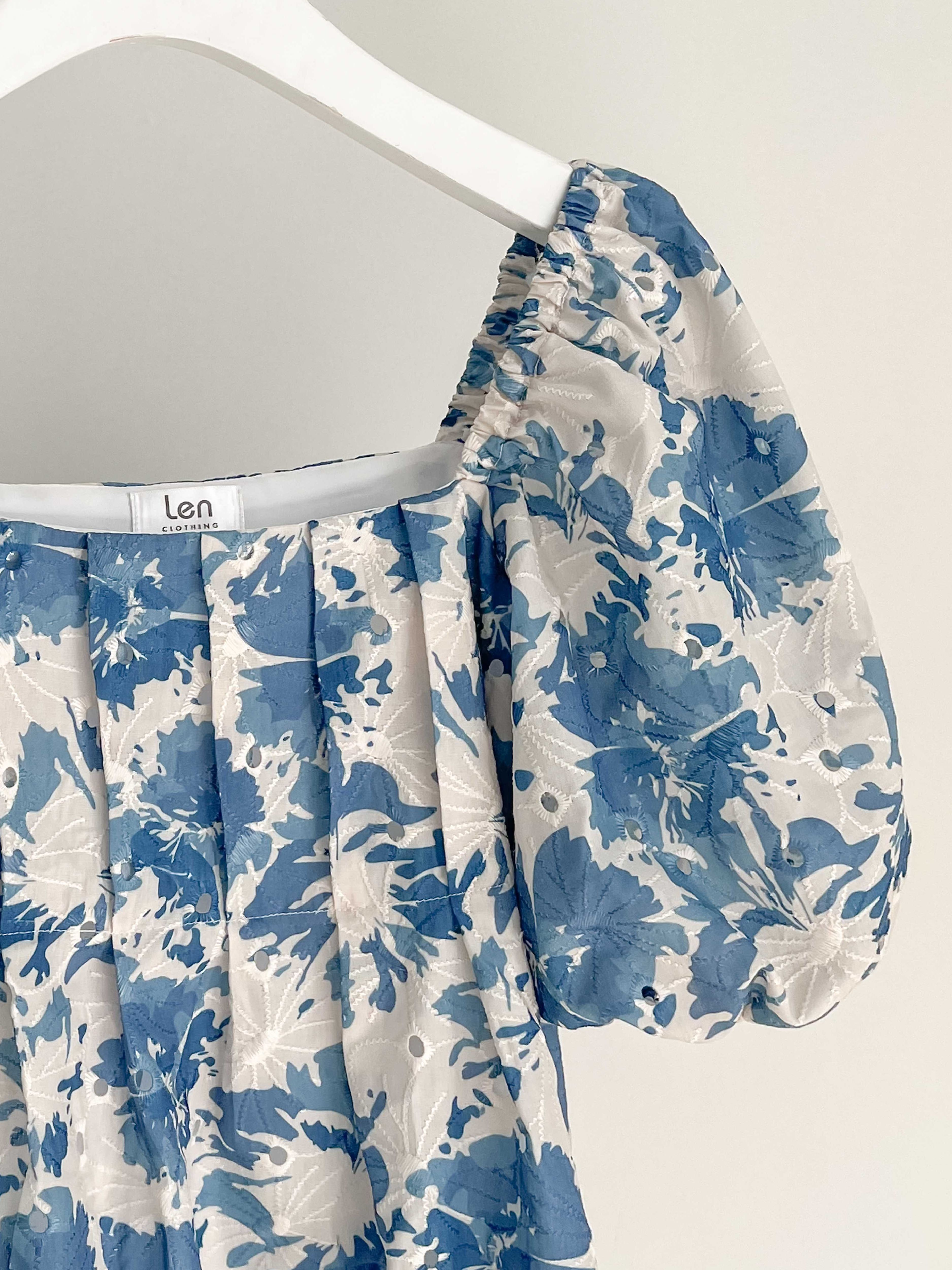 Đầm babydoll xếp li hoa thêu 2 màu lenclothing 9640