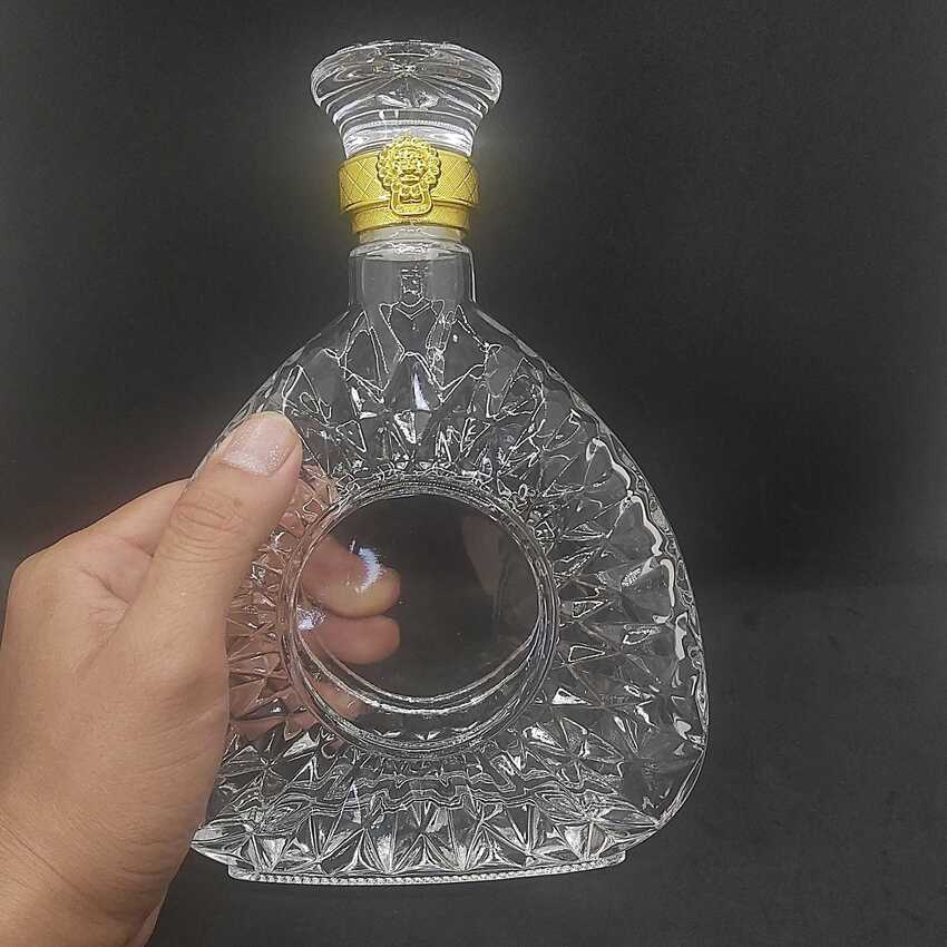 Glass bottle 500ML XO – Triangle Shape – C1 pattern - 1 bottle
