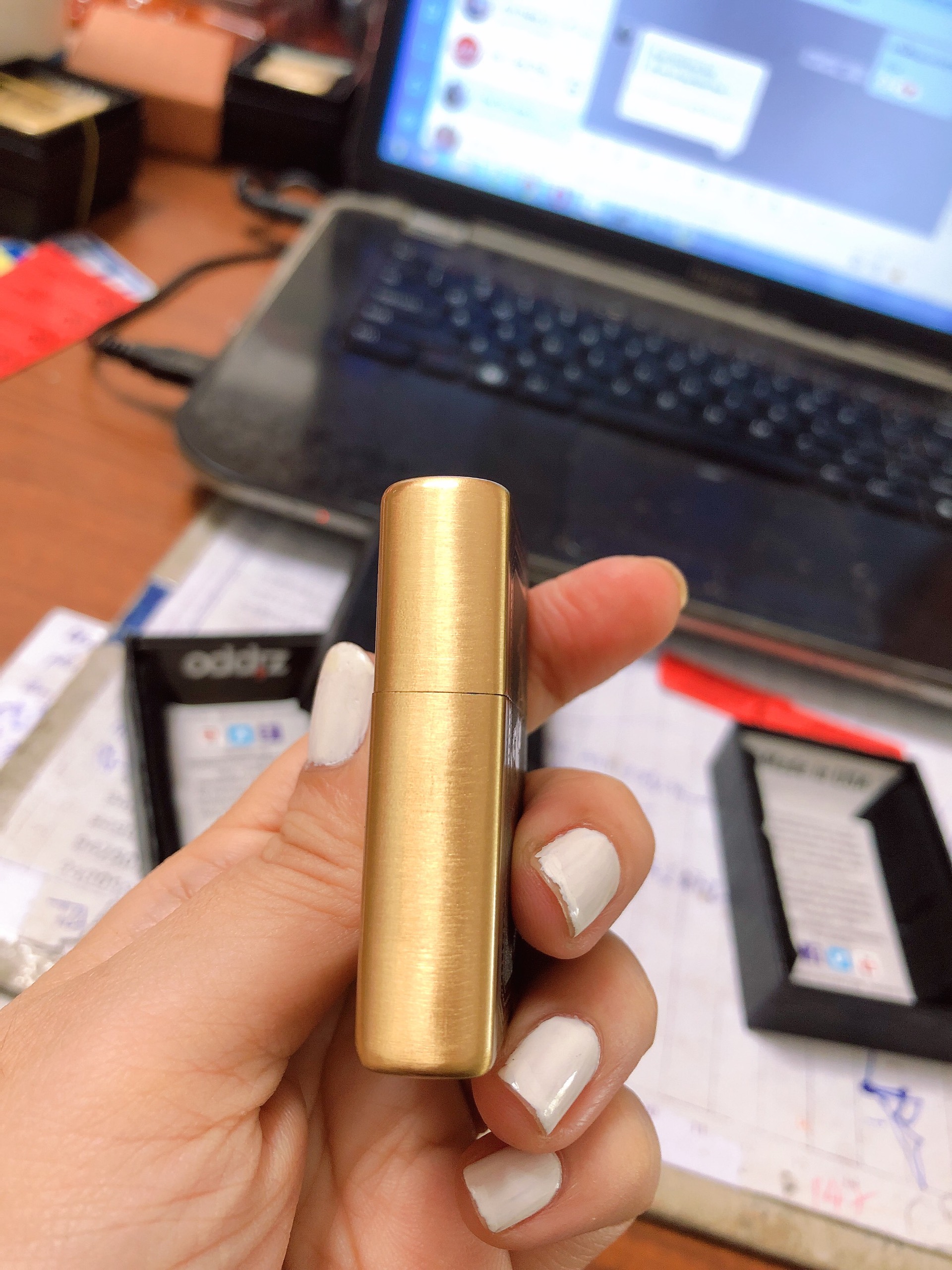 BẬT LỬA ZIPPO KHẮC CHÌM MẪU WINDY 2 MẶT MÀU VÀNG RUỘT TRẮNG