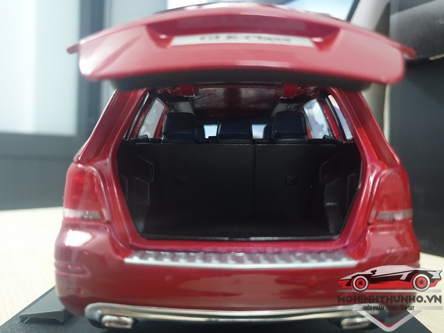 [HCM]Xe mô hình Mercedes GLK tỉ lệ 1:18