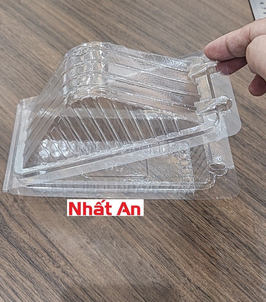 Hộp nhựa tam giác đựng sandwich 06 - 10 cái