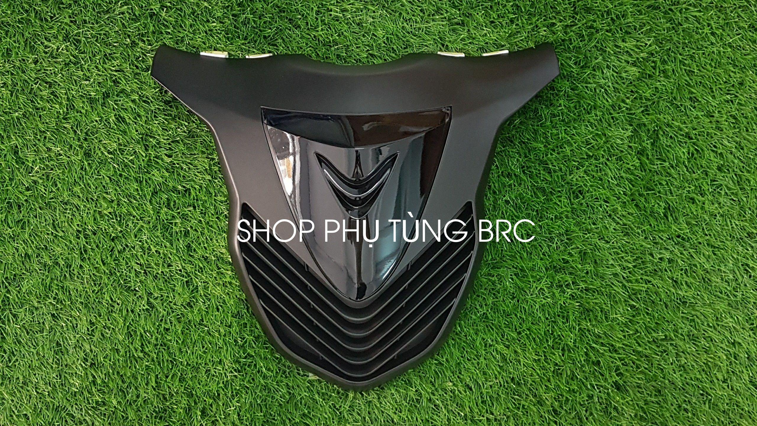 Mặt nạ SH 2020 màu đen bóng.