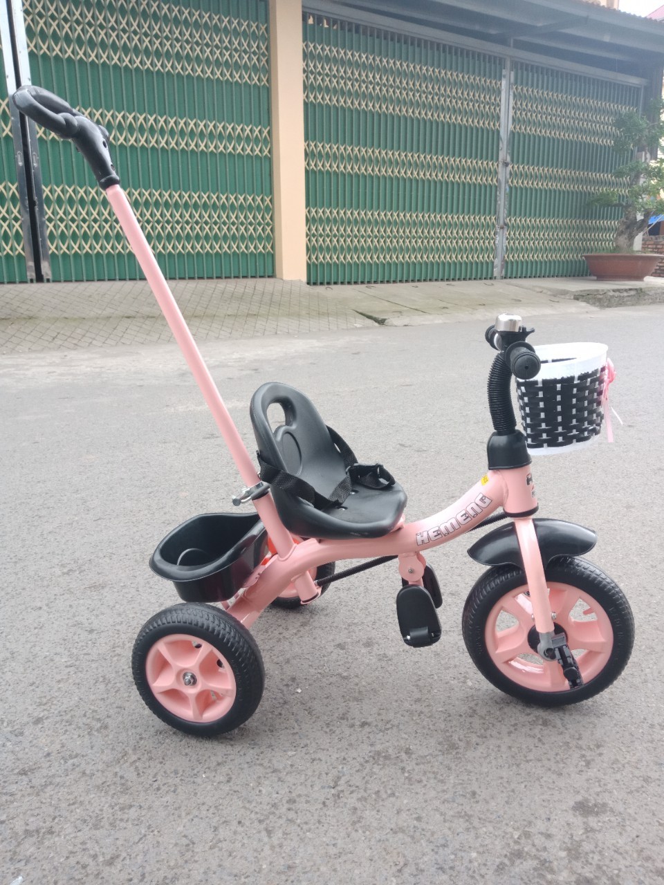 XE ĐẠP 3 BÁNH CÓ CẦN ĐẨY