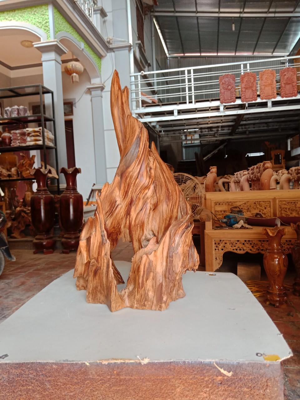 Lũa gỗ Ngọc Am dáng măng