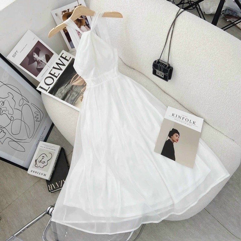 Đầm yếm trắng tùng xoè