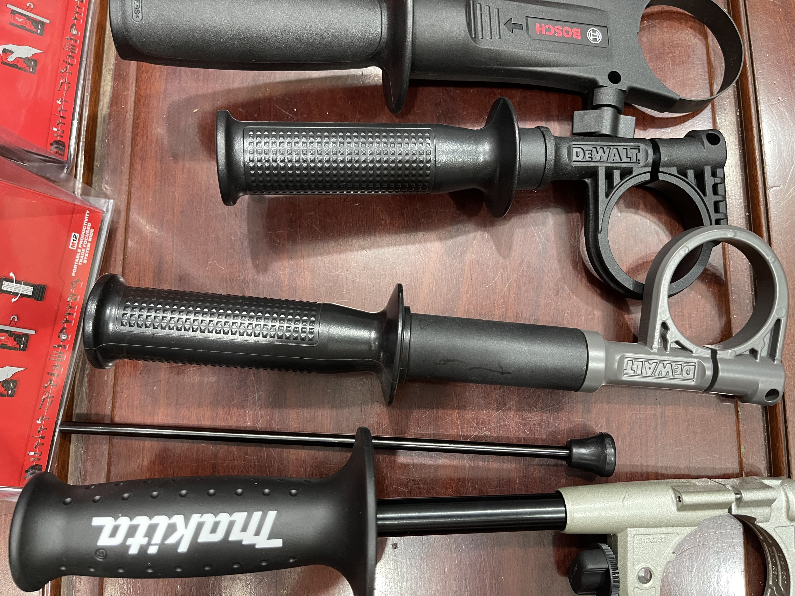 Tay cầm trợ lực máy khoan pin dewalt bosch makita
