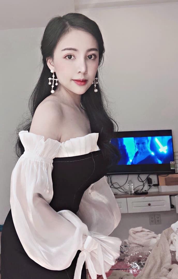 ĐẦM TIỂU THƯ BẸT VAI