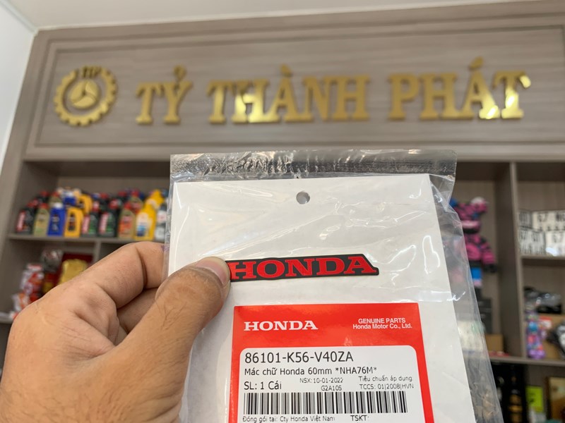 Tem đuôi dè sau Winner 18 Đỏ zin honda ( 60mm ) miếng