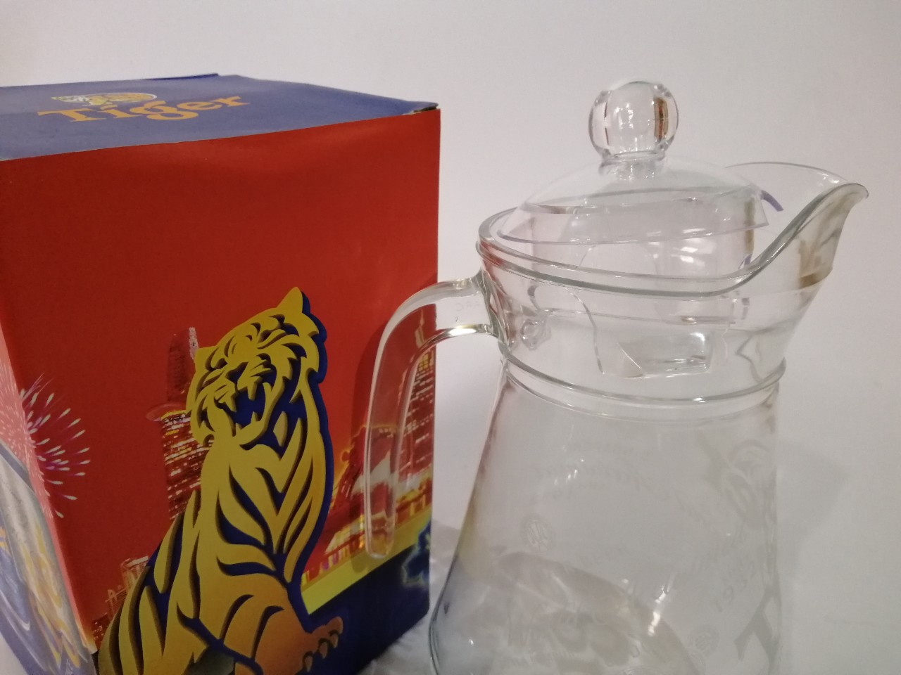 Bình Thủy Tinh đựng nước 1,5 Lít - Hoa văn tiger