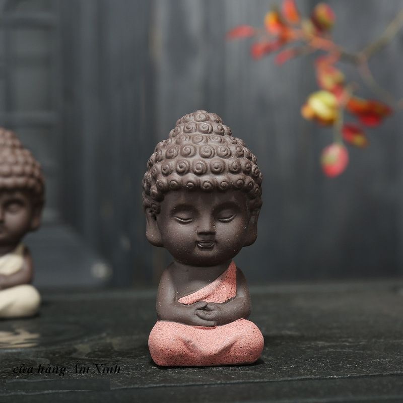 Tượng Phật ngồi thiền bằng gốm