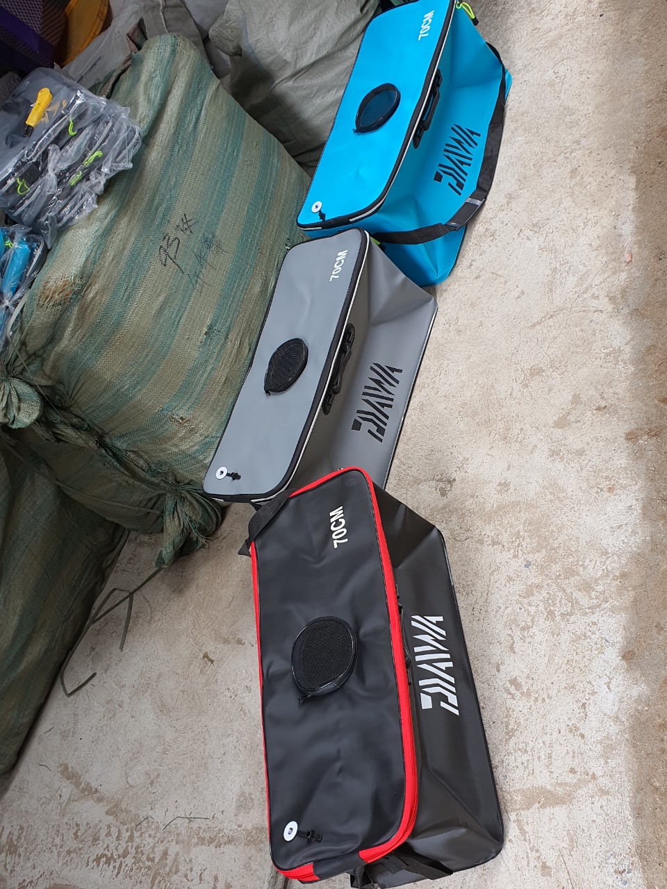 Thùng đựng cá daiwa