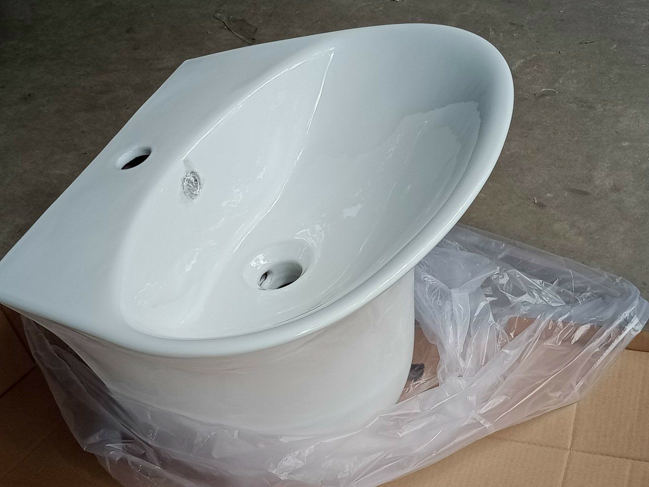 Lavabo giá gốc 3100000đ.