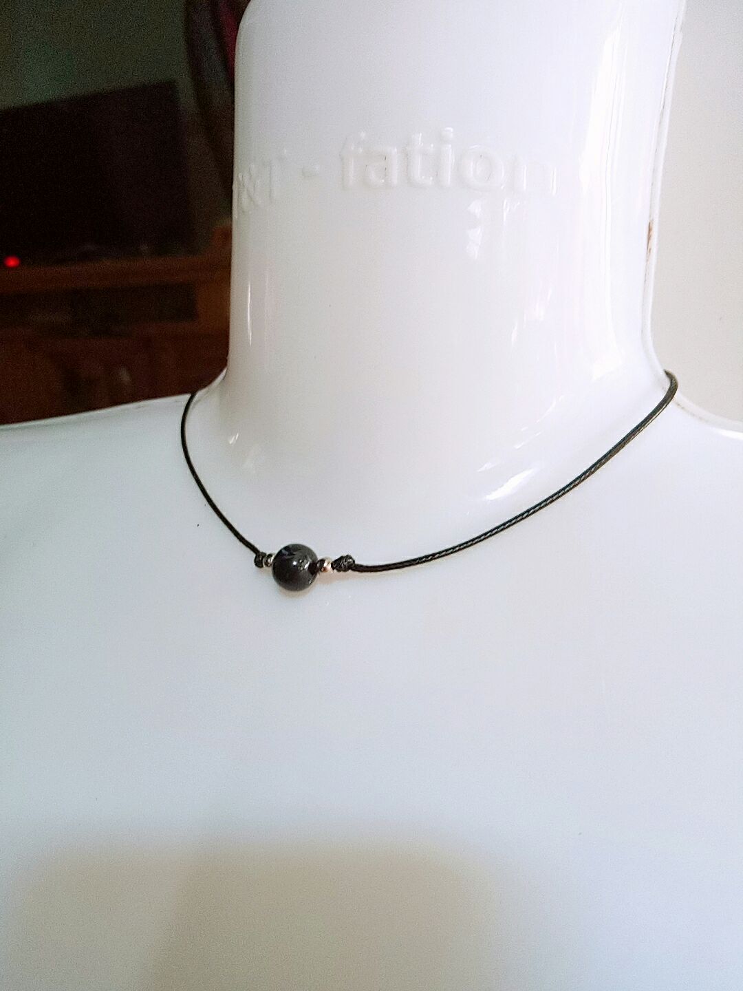 Vòng chocker cổ hạt đen