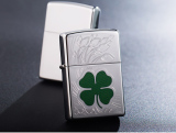 Bật Lửa Zippo Cỏ 4 Lá May Mắn (Bạc)