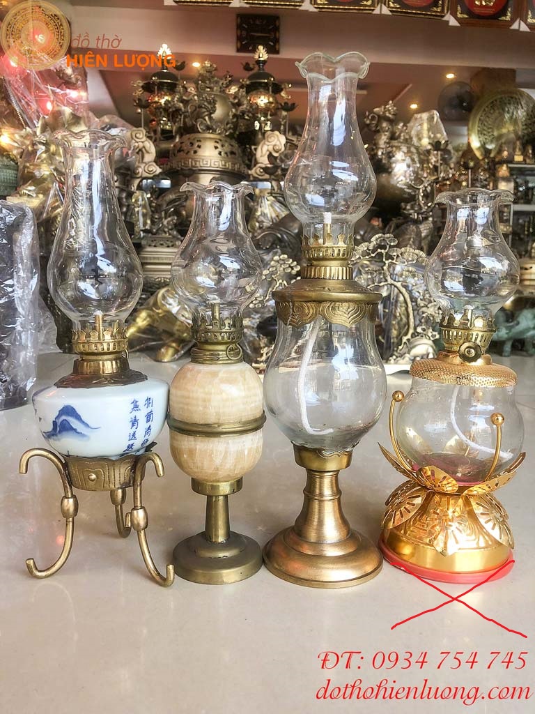 Đèn dầu bằng đồng