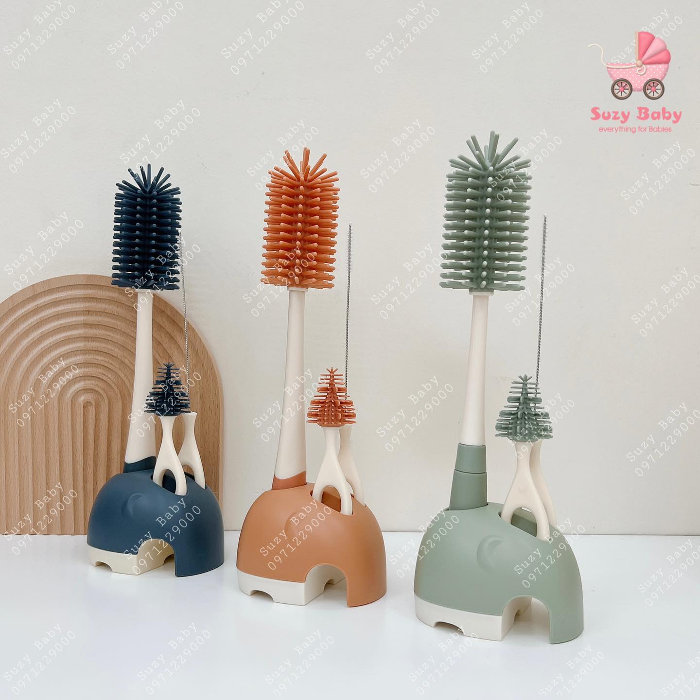 Bộ cọ rửa bình sữa silicon 4 chi tiết có đế đựng cho bé