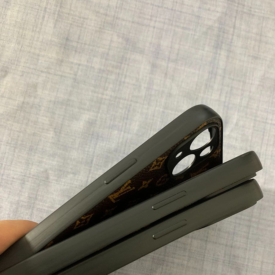 Ốp lưng giả da LV cho IPhone 13-13 Pro-13 Pro Max