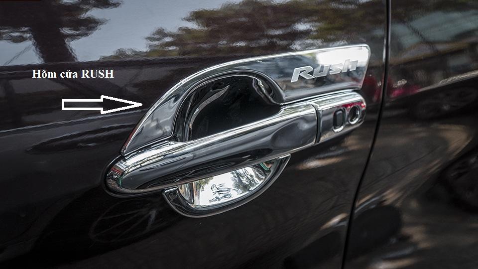 ỐP HÕM CỬA TOYOTA RUSH 2018 - 2019