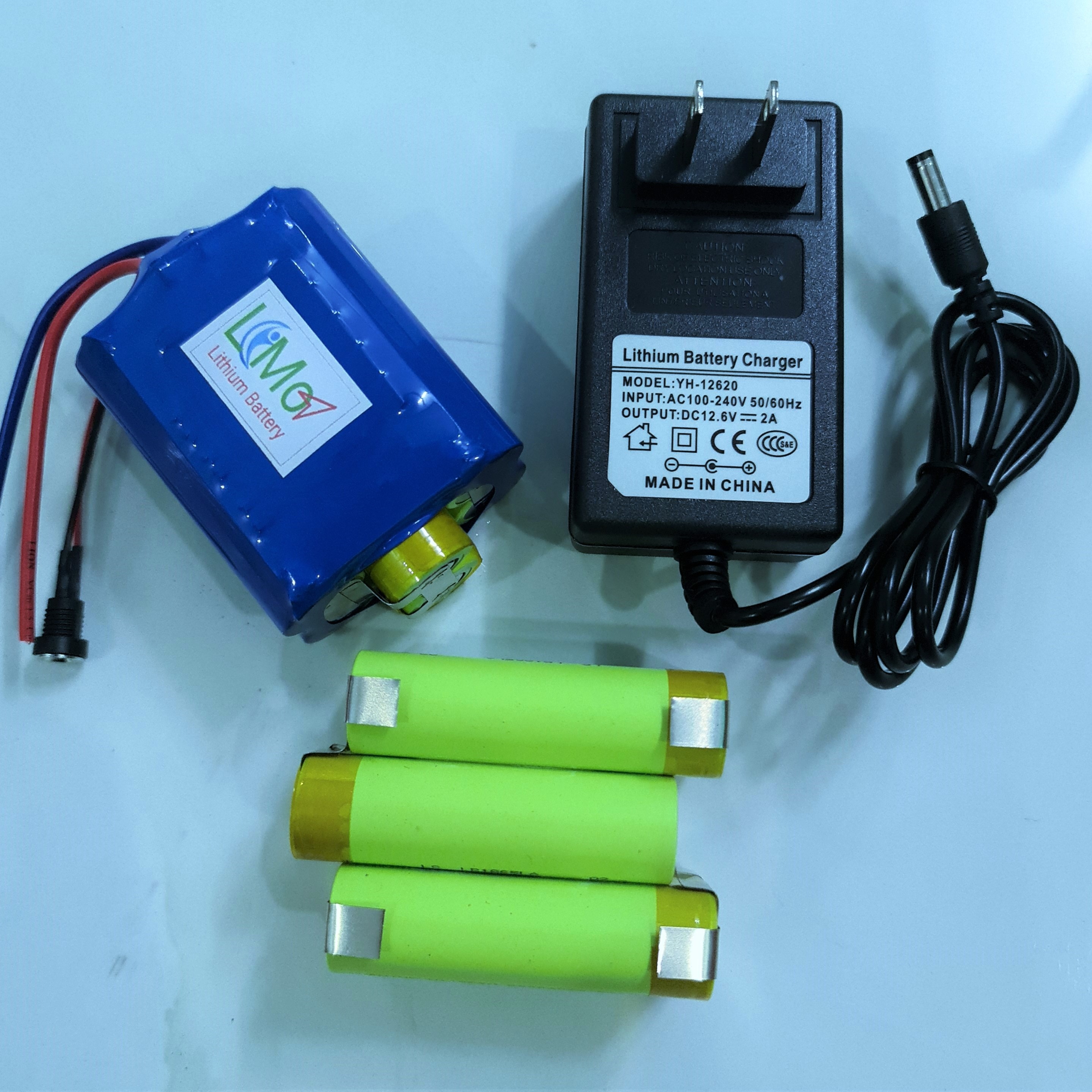 Khối pin Ryobi 12V 5AH xả 40A. Pin máy khoan Ryobi 12V đóng khối hoàn thiện + tặng kèm sạc nhanh 2A - LIMO