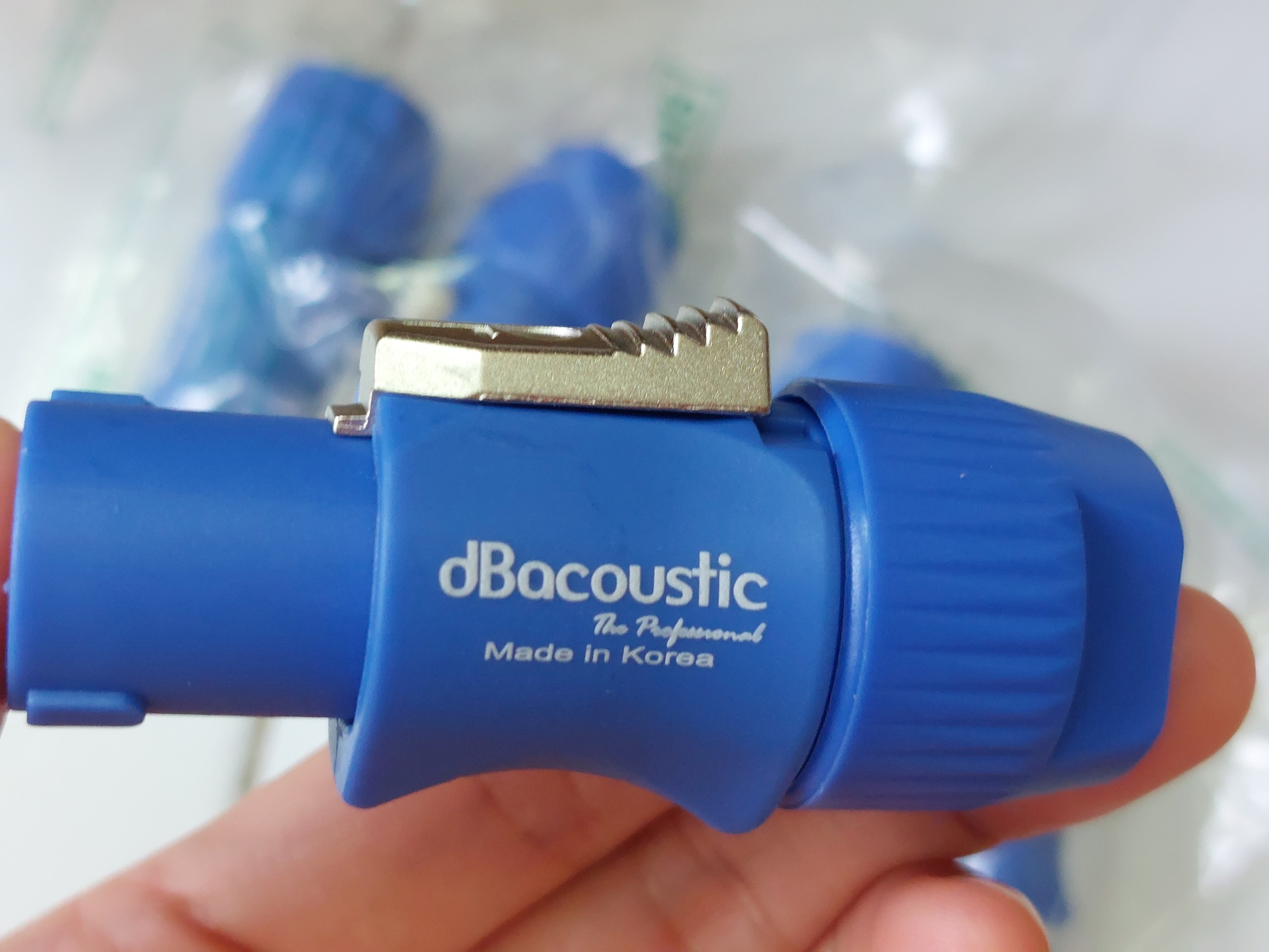 Jack loa Speakon xịn thương hiệu dB acoustic, Rắc cắm loa loại tốt