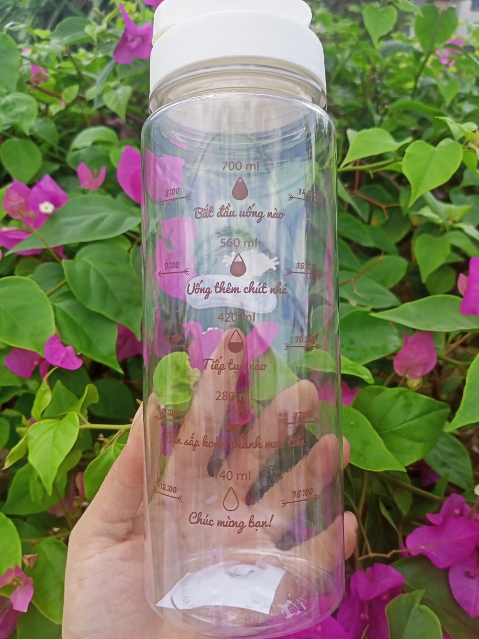 Bình đựng nước Duy Tân 700ml có vạch chia ml quà tặng của Koko Krunch