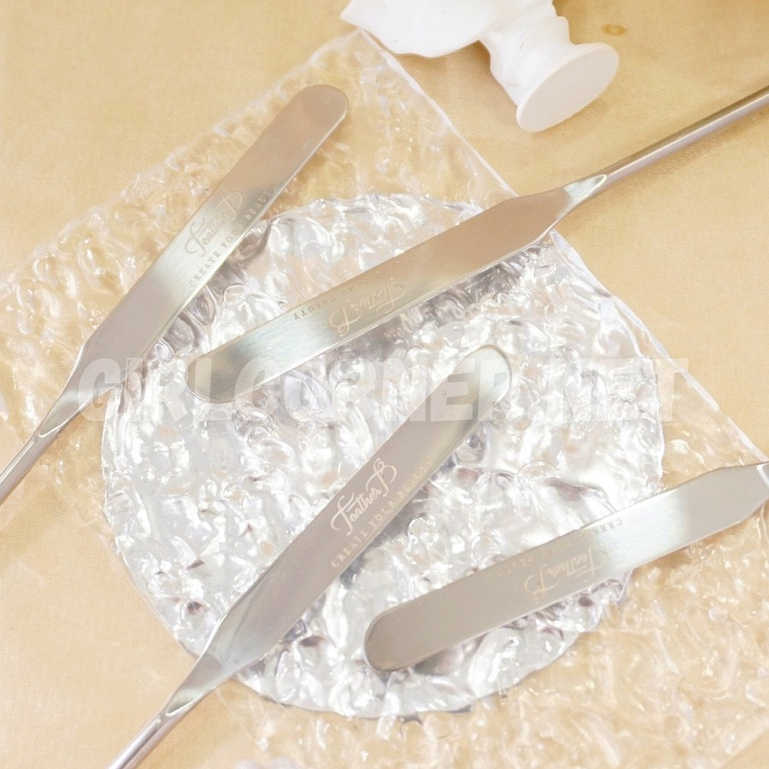 Thanh Tán Kem Nền Spatula Feather B