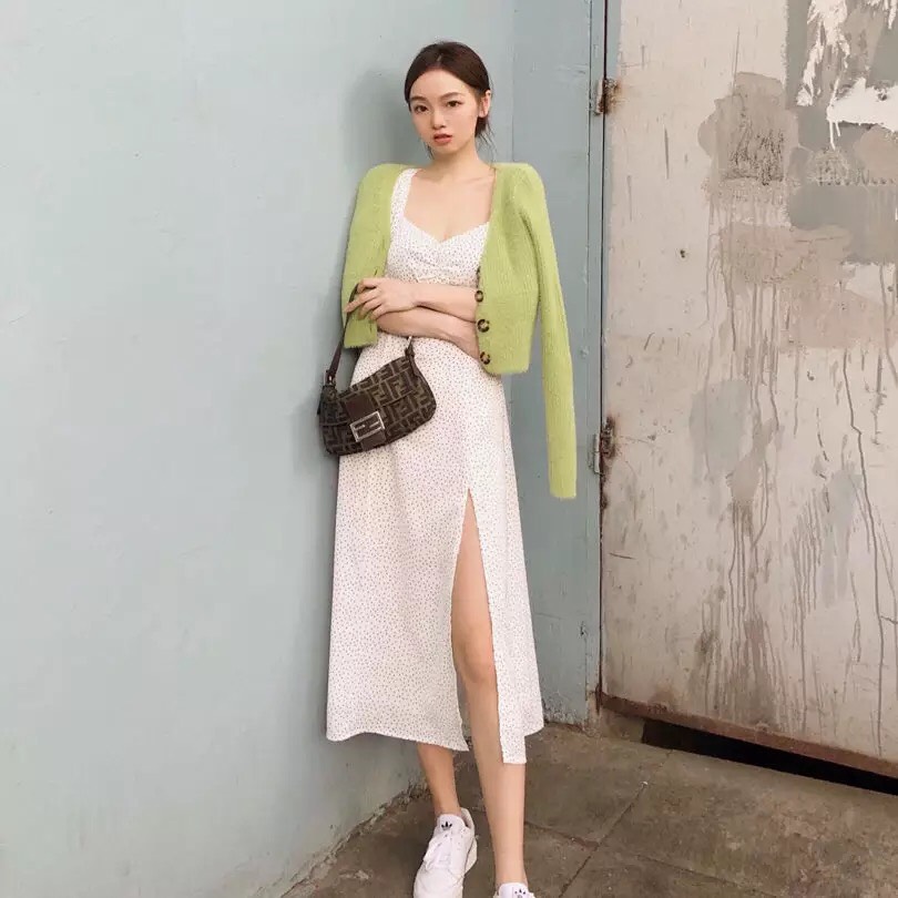 Đầm Bi Trắng Xẻ Tà Dáng Dài