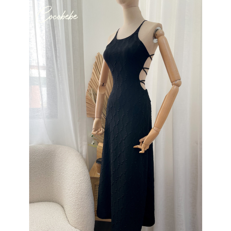 Đầm Yếm Dài Hở Lưng Cocobebe H0232