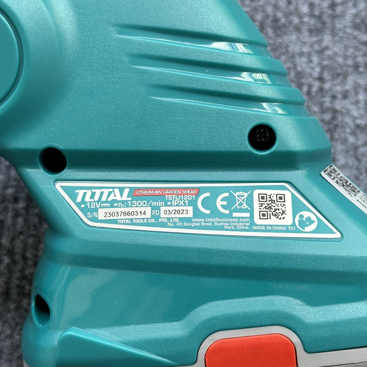 Máy cắt tỉa cỏ dùng pin 12V Total TSTLI1201