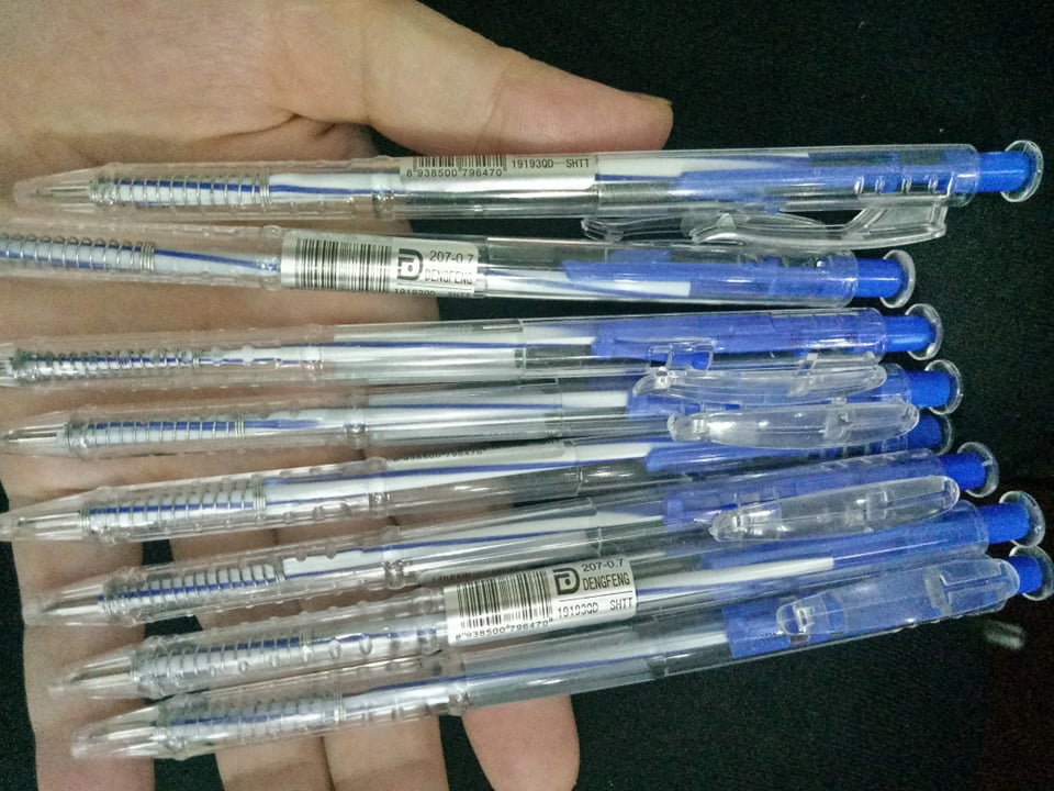 100 bút bi viết