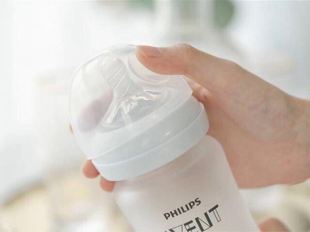 [HCM]Bình sữa thủy tinh tráng Silicon philips AVENT