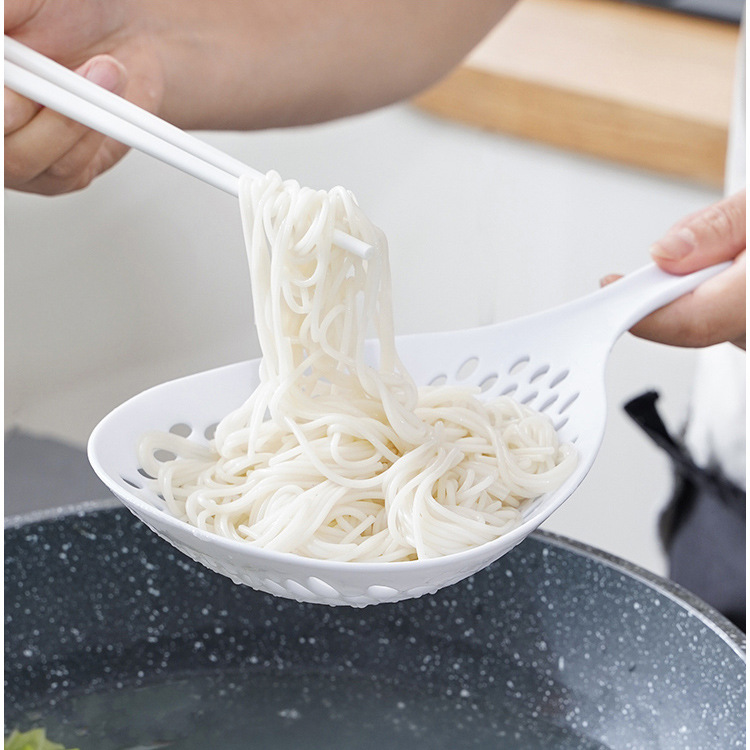 Patching noodles with vermicelli noodles - Large mesh food