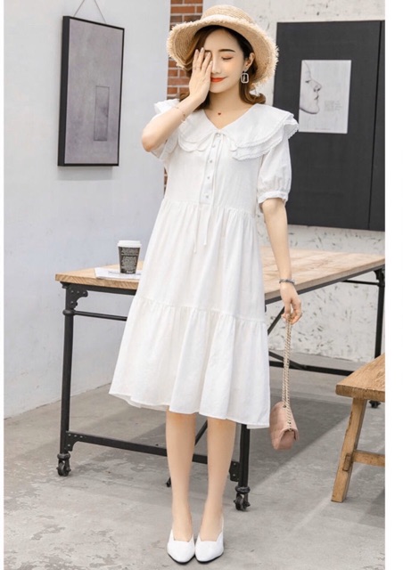 Đầm trắng tầng cổ viền ren
