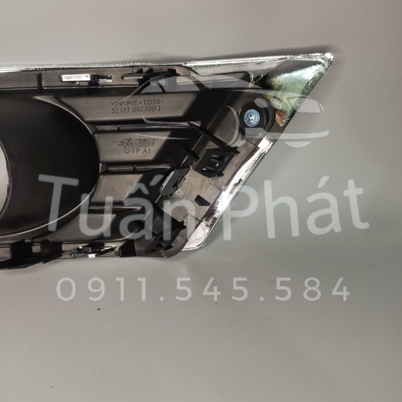 Ốp Đèn Gầm Camry 2009-2012 VN