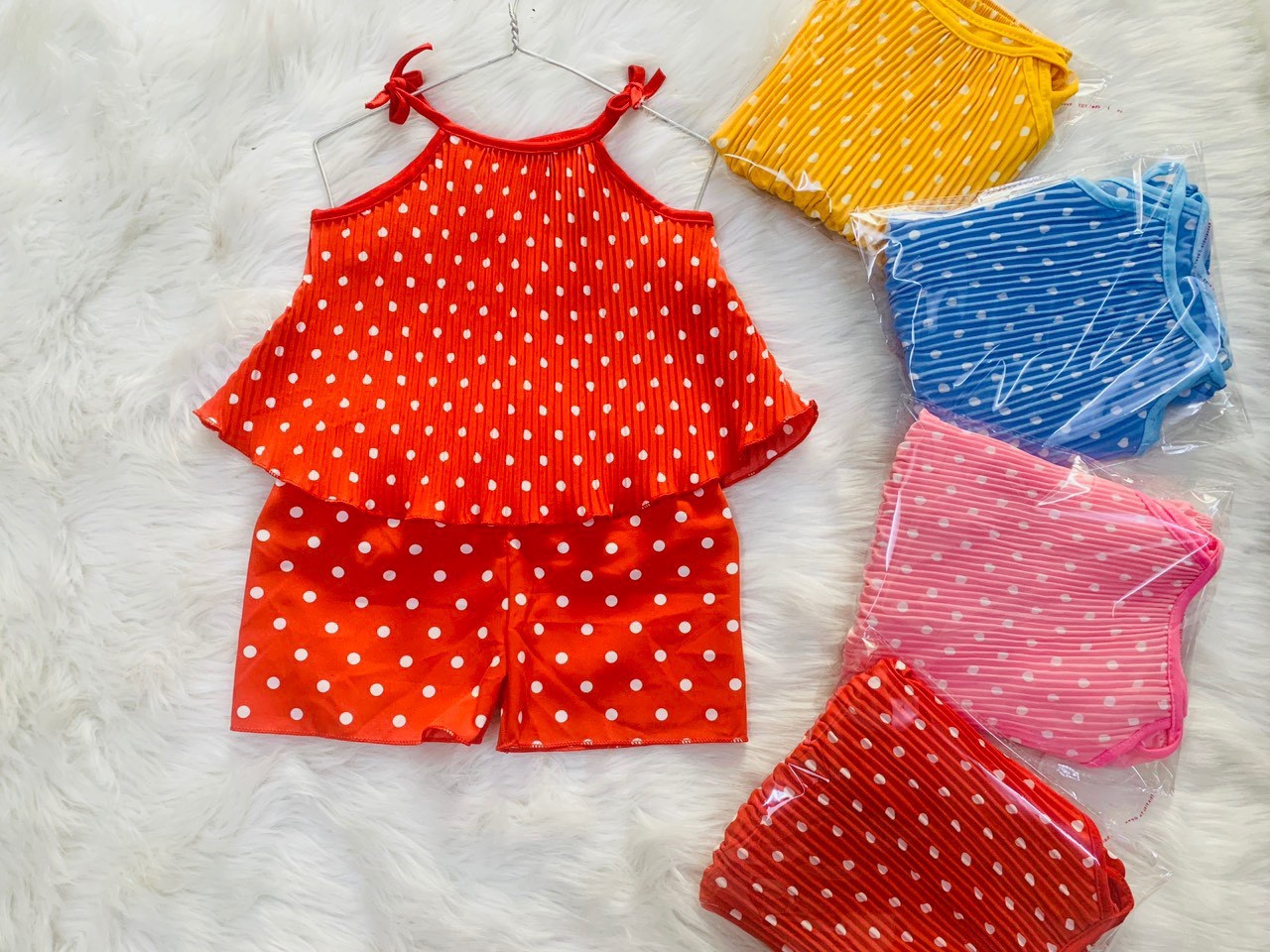 Bộ Lụa Dây Rút Cột Bé Gái (6-14kg) (giao màu ngẫu nhiên)