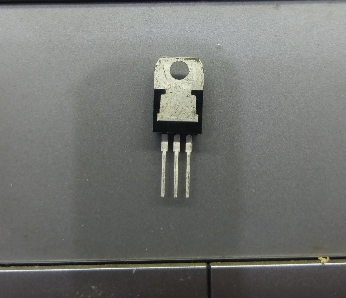 [HCM]5 Cái IC Nguồn 12V 7812