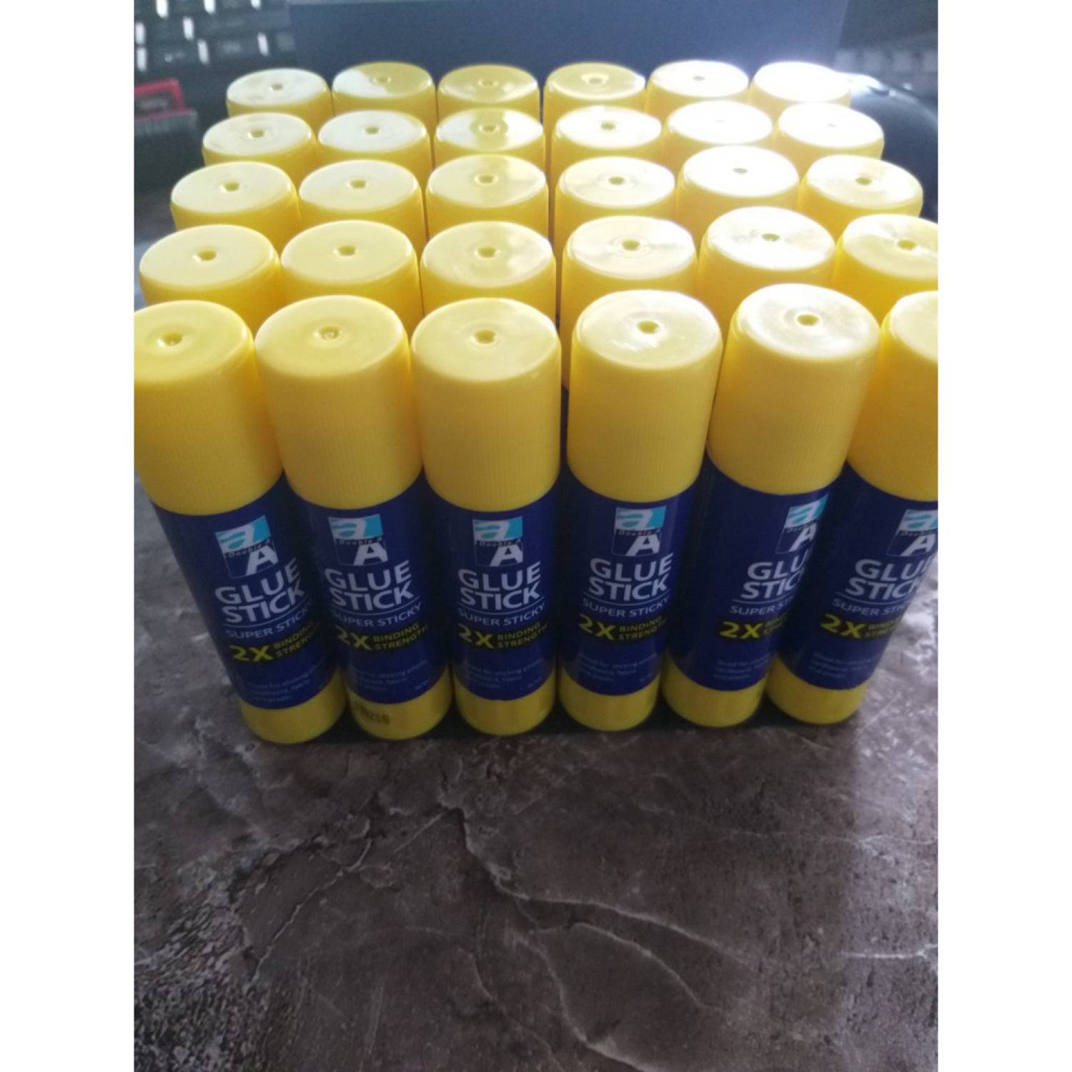 Keo khô dán siêu dính Double A chai vàng loại 8GR