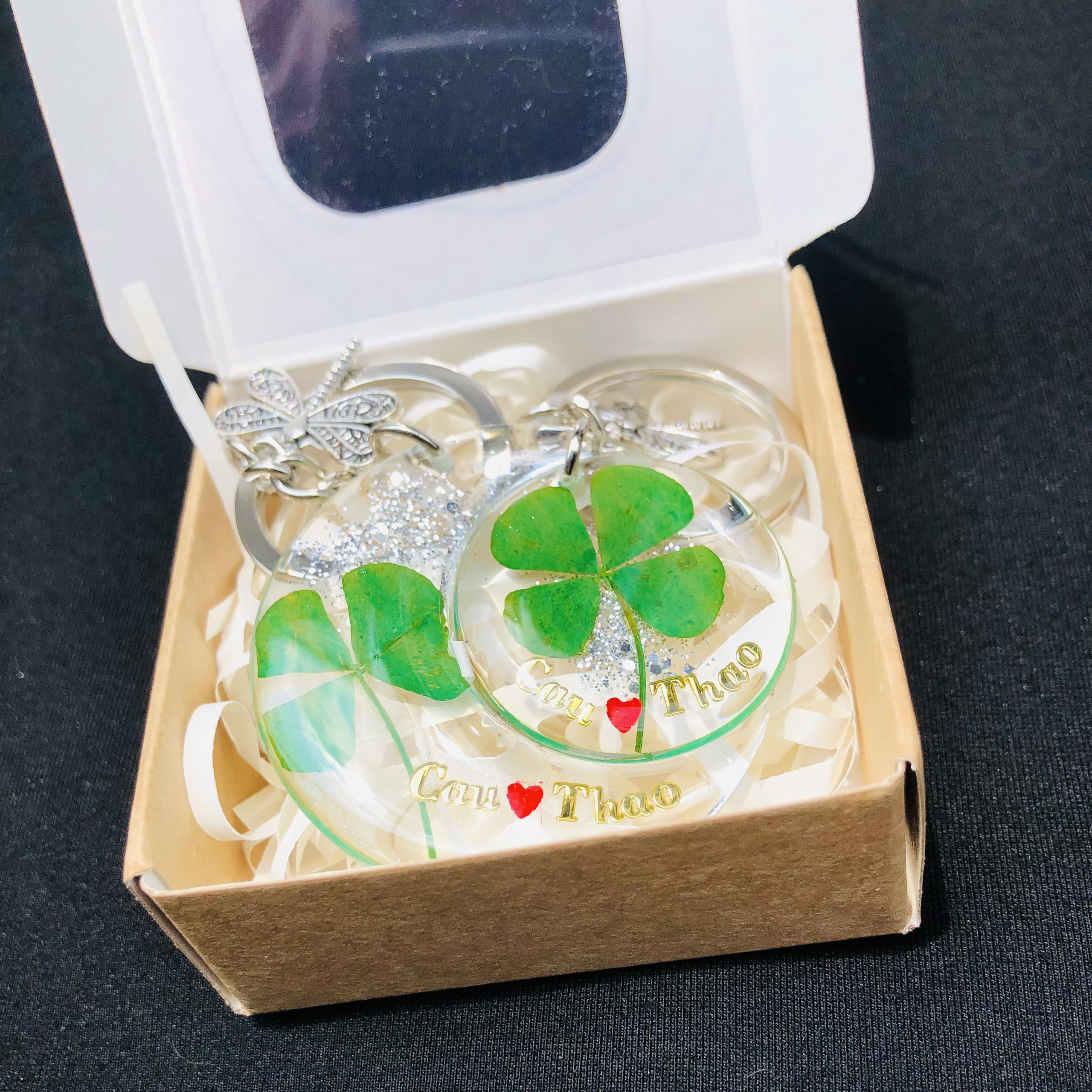 Móc khóa cặp đôi cỏ 4 lá thật (thêm tên theo yêu cầu) handmade Lilande