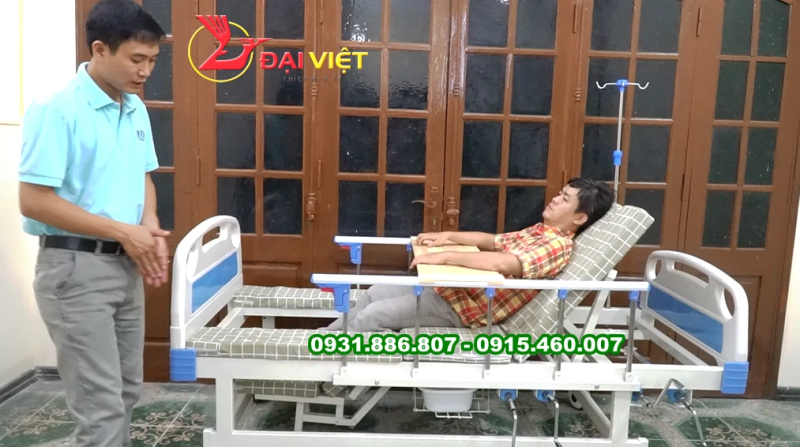 Giường bệnh đa chức năng có bô vệ sinh tại giường - giường bệnh nhân